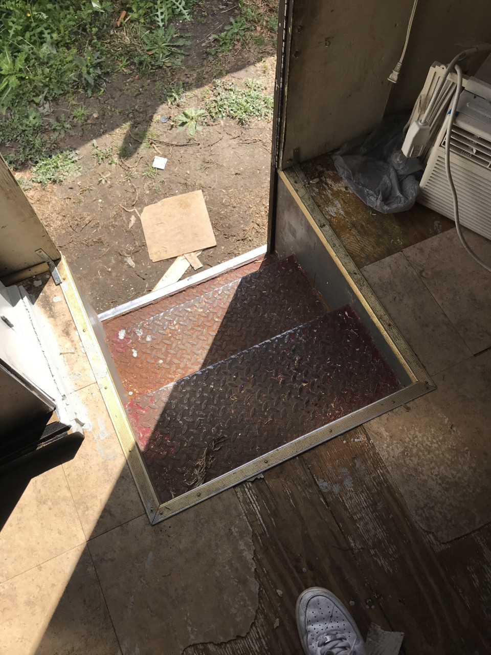 Now The inside of the sleeper. Then…. before the clean up & paint TopKick Truck. Looking for mattress size 72x32 if you know anything.. click to here to contribute to moneyboytv continue light the community